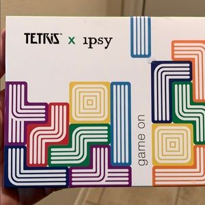 Tetris Ipsy game on eyeshadow palette